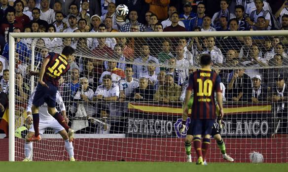 Al 69' della ripresa il pareggio del Barcellona con un colpo di testa di Bartra. Afp